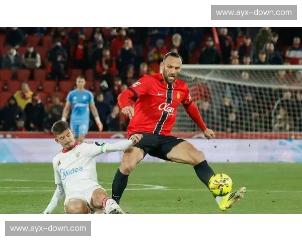 马略卡前锋穆里奇：能和莱万相提并论的前锋没几个，但我不是其中之一